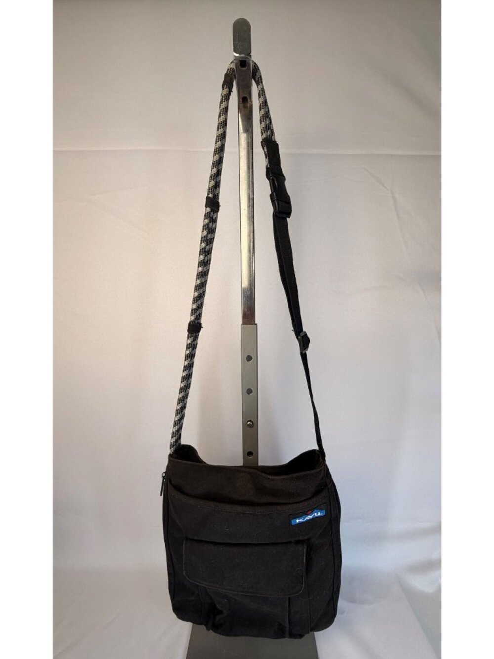 KAVU Keeper Black Canvas Crossbody Bag Rope Strap Shoulder Purse Outdoor Boho